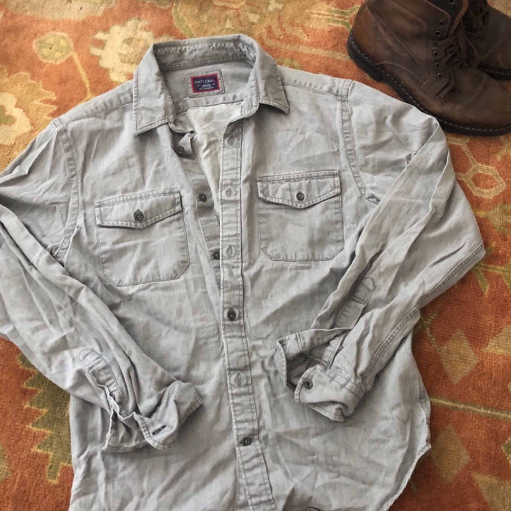 UNTUCKit Grey Button down long sleeve shirt